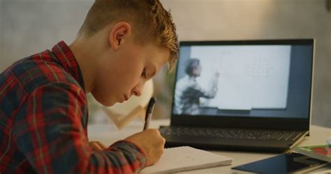 tutor hunt online whiteboard.